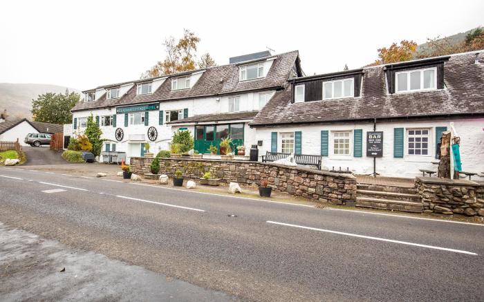 OYO Clachan Cottage Hotel