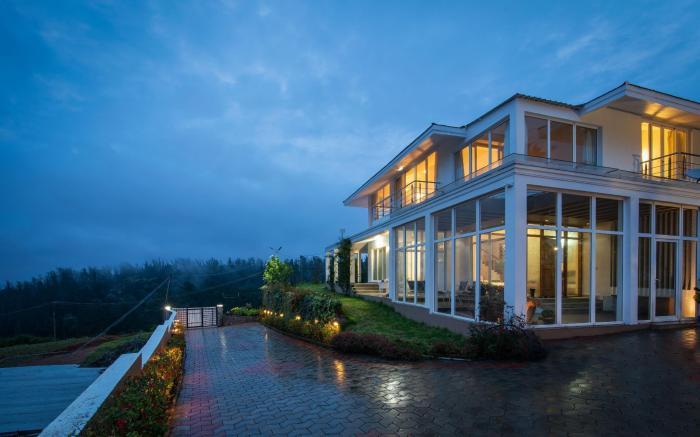 StayVista at The Lilly Ooty with Breakfast