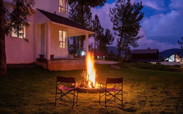StayVista at Villa Hugel with Lawn & Badminton