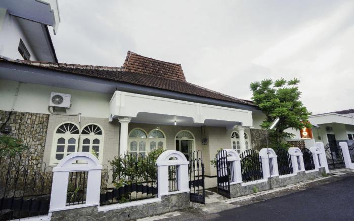 OYO 2004 Penginapan Bidara Syariah