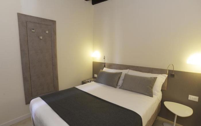 Leone Hotel