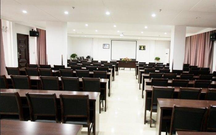 GreenTree Inn Anhui Fuyang Funan East Huaihe Road Express Hotel