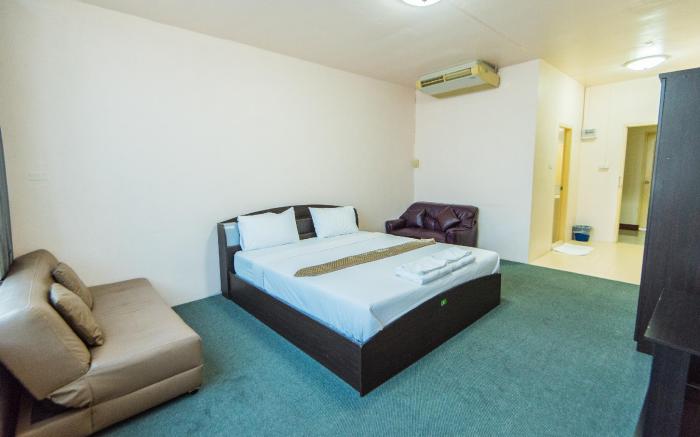 King Royal II Hotel