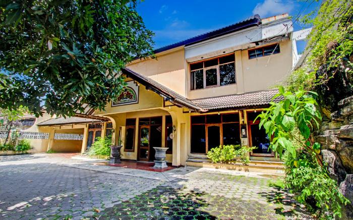 Hotel O Solo near Stasiun Solo Balapan formerly Hotel Trihadhi