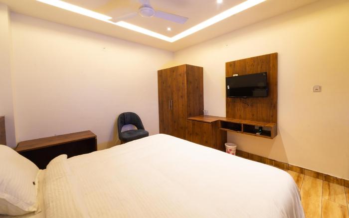 Hotel Aishwarya and Restaurant