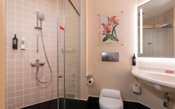 Ibis Singapore on Bencoolen - Newly Renovated