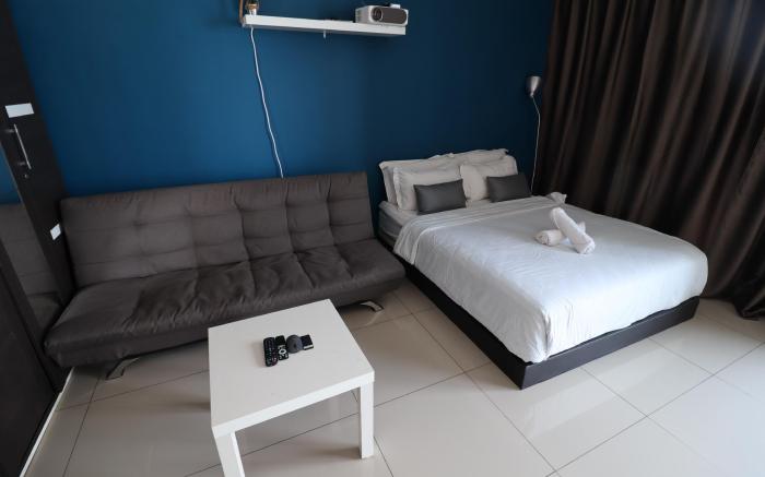 Machome Guest' Home Projector Room III