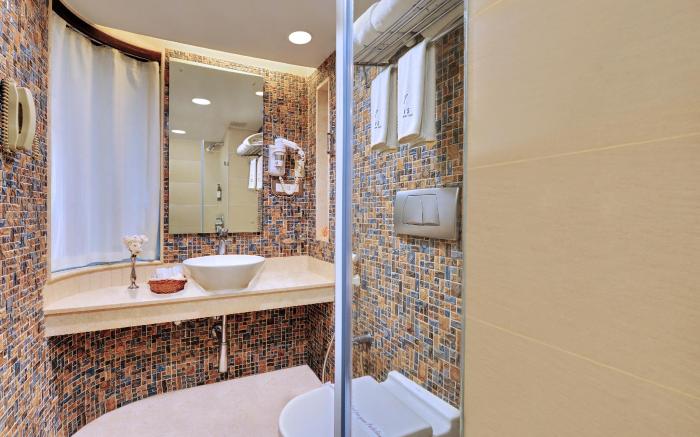IRIS The Business Hotel