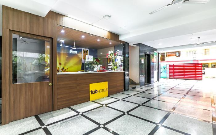 FabHotel RR Grand - Next to Trendset Mall