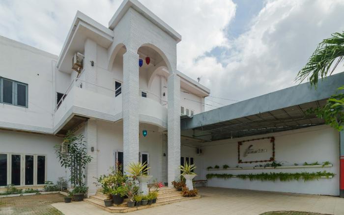 RedDoorz Syariah near Museum Tsunami Aceh 2