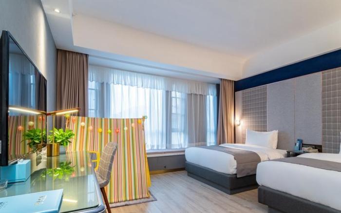 LANO Hotel Guizhou Guiyang Huaxi District Meidi Guobinfu