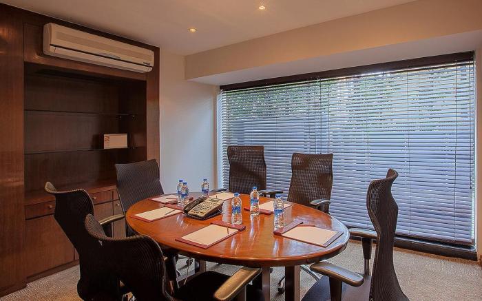 Oakwood Residence Naylor Road Pune