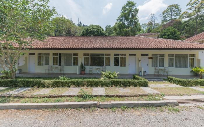 RedDoorz Resort Syariah near D'Castello Ciater Subang