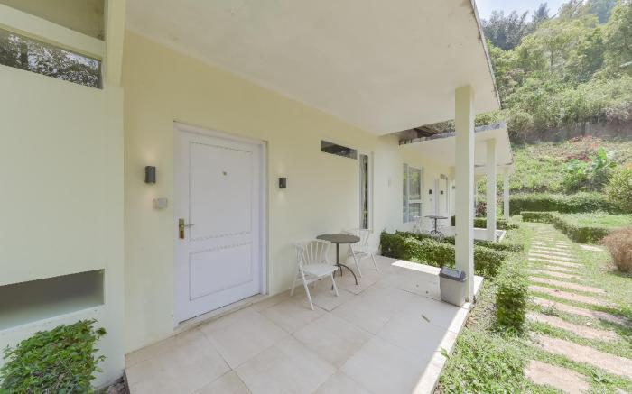 RedDoorz Resort Syariah near D'Castello Ciater Subang