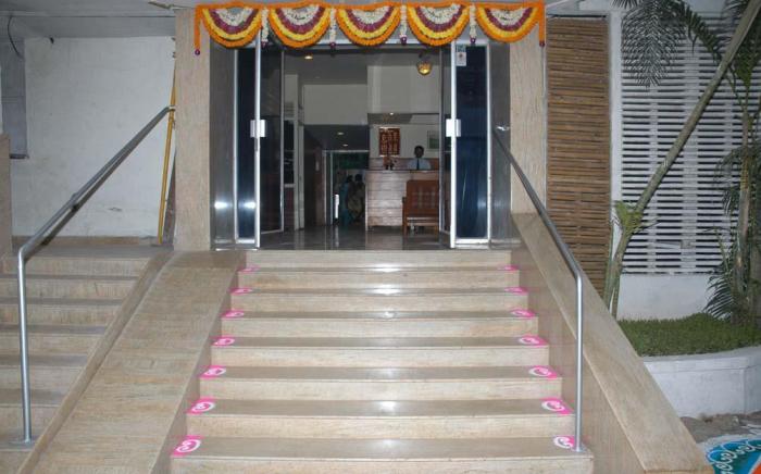 Hotel Raviraj