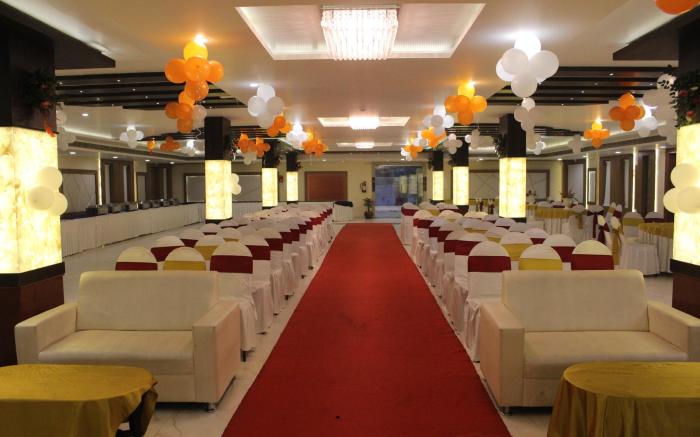 The Golden Apple Hotel