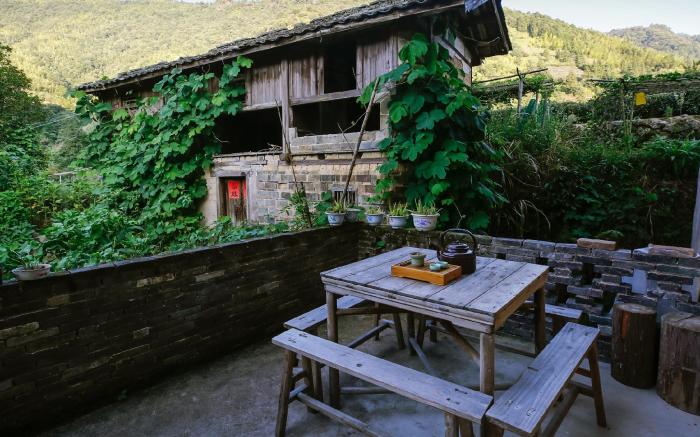 Tulou Herongzhuang Inn