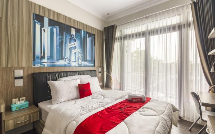 RedDoorz Plus near Gembira Loka Zoo 2