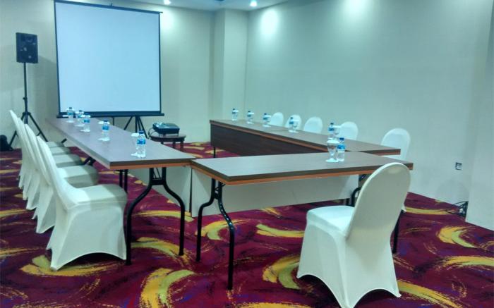 Travellers Hotel Phinisi