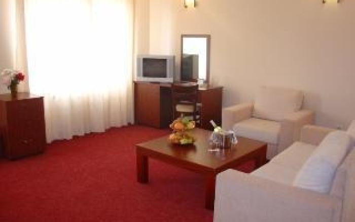 Hotel Bojur & Bojurland Apartment Complex