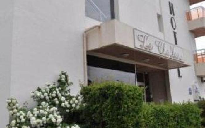 Cit'Hotel Le Quai 9 , ex Le Challans