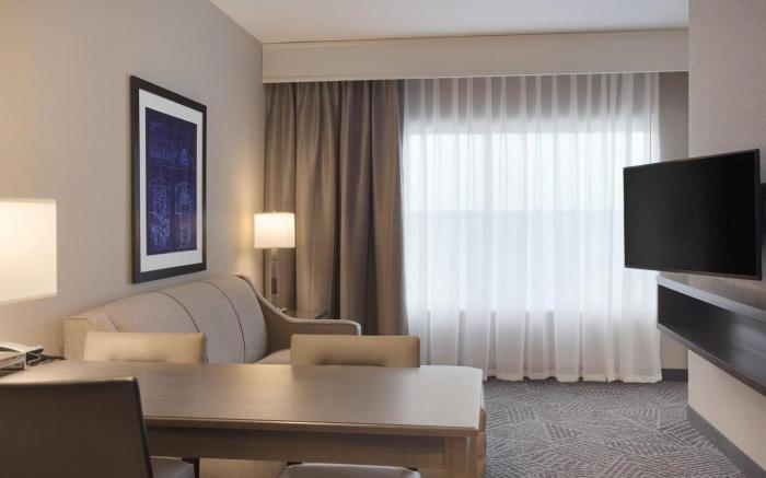 Embassy Suites by Hilton Kansas City Olathe