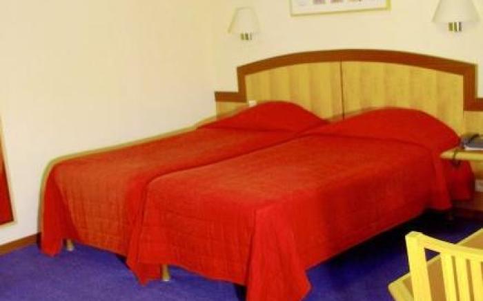 ClapClap Hotel, Food & Bar