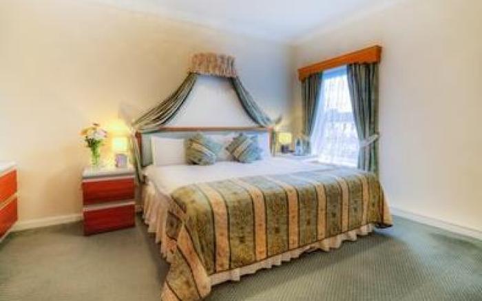 The Dolphin Hotel