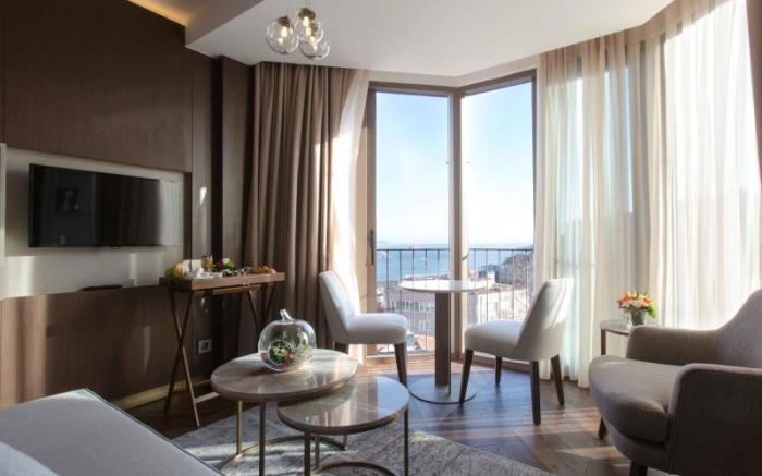Noble22 Suites