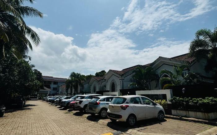 Heart & Soul A Pool View 1 BHK 