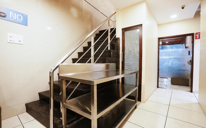 Hotel Airport Metro Near Chhatrapati Shivaji International Airport
