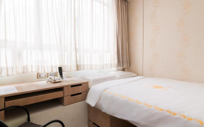 Jayleen Clarke Quay Hotel