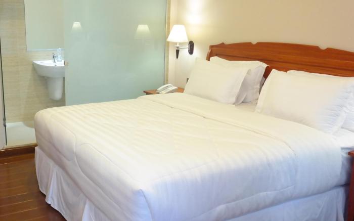 Thongs Inn Hotel Kualanamu