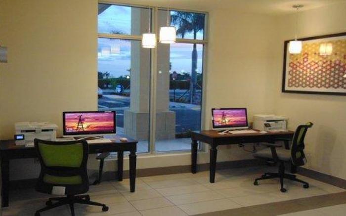 Holiday Inn Express & Suites Boynton Beach West By IHG