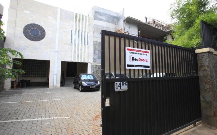 RedDoorz Near Cilandak Town Square