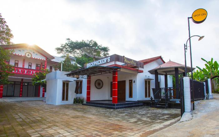 OYO 2718 Backpacker's Homestay Jlegong