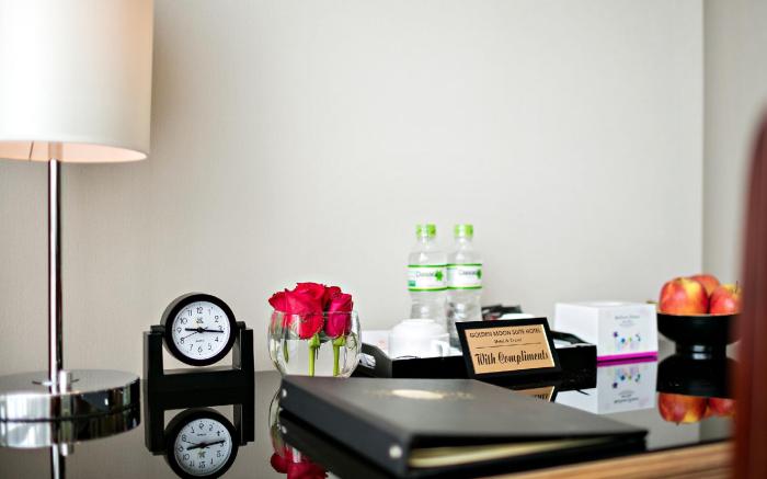 Golden Moon Suite Hotel