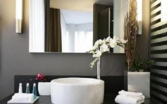 Boston HH Hotel
