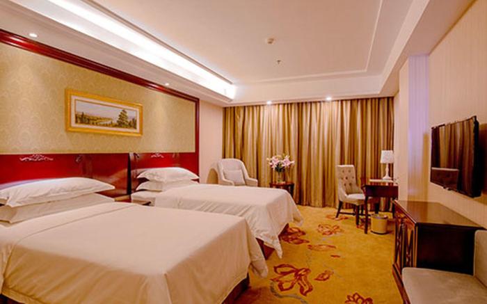 Vienna Hotel Tianjin West Station Changhong Park Metro Station