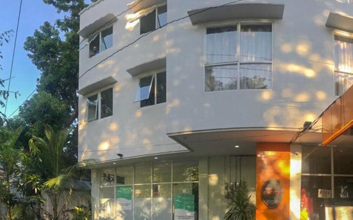 RedDoorz Hostel @ Manado Green Hostel