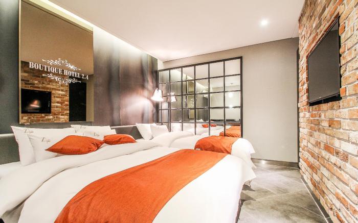 Hotel 2.4