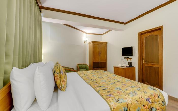 Summit Le Royale Hotel