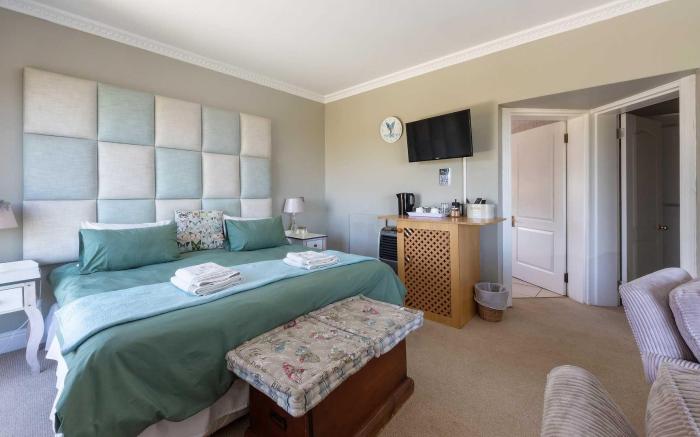 Fly me to the moon guest house