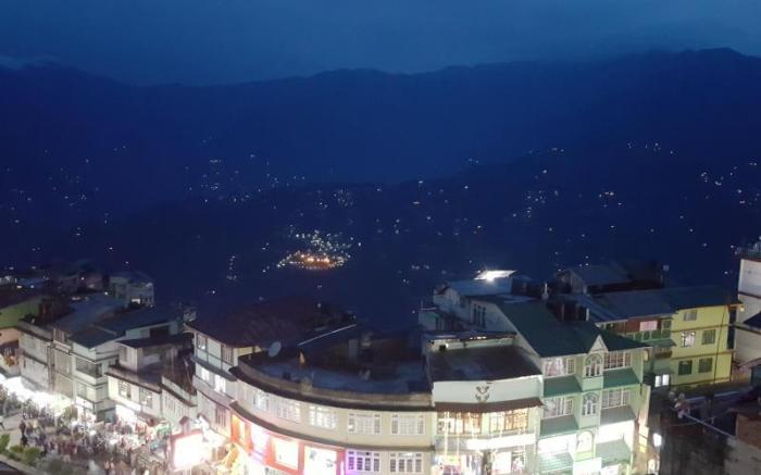 Hotel MMR Manor MG Marg