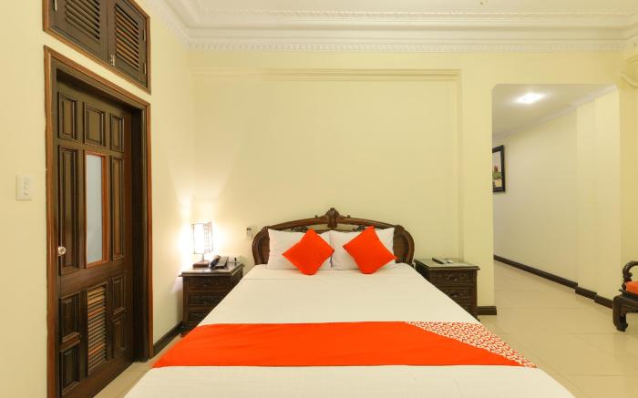 Lucky 2 Hotel & Travel
