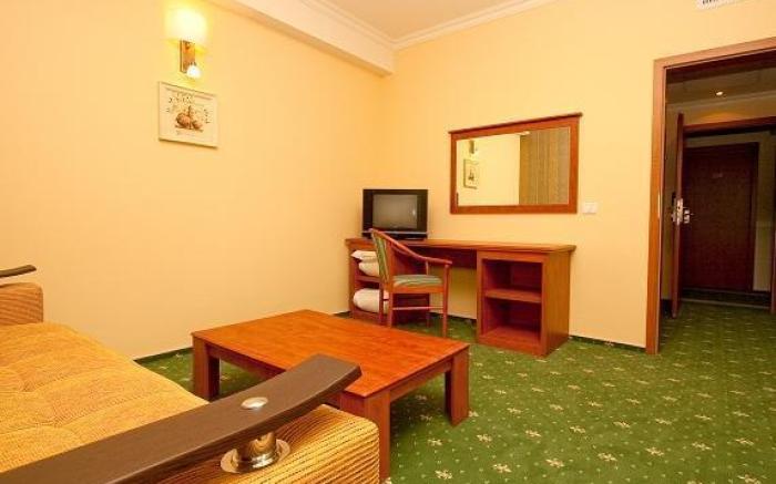 Best Western Plus Lido Hotel