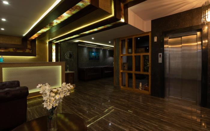 Hotel Monarch International