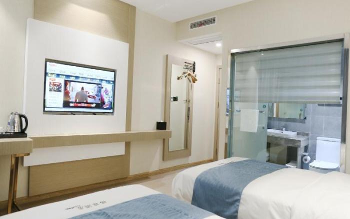 VX Hotel South Railway Station Guangming Road Metro Station