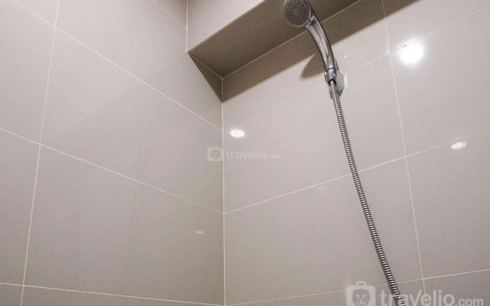 Modern 2BR Apartment Maqna Residence By Travelio