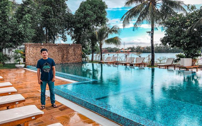 The B Resort